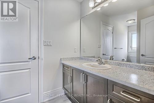 31 Robert Baldwin Boulevard, East Gwillimbury, ON - Indoor Photo Showing Bathroom