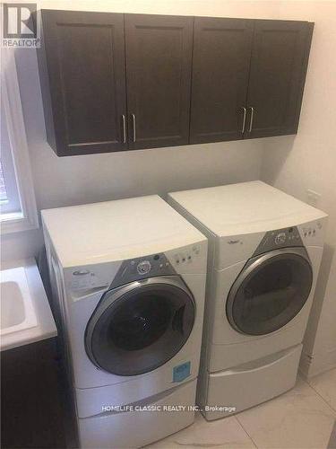 31 Robert Baldwin Boulevard, East Gwillimbury, ON - Indoor Photo Showing Laundry Room