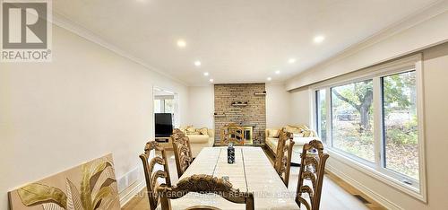 11821 Woodbine Avenue, Whitchurch-Stouffville, ON - Indoor Photo Showing Dining Room