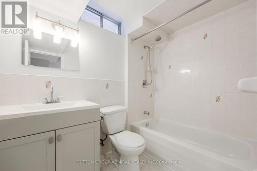 23 Millbank Court, Vaughan, ON - Indoor Photo Showing Bathroom