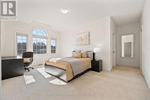 92 Holland Vista Street, East Gwillimbury, ON - Indoor Photo Showing Bedroom