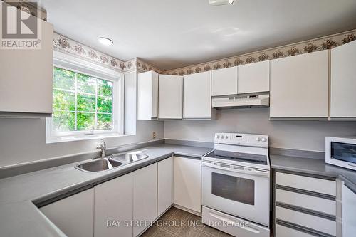 7 Agnes Street, Oro-Medonte, ON - Indoor Photo Showing Kitchen With Double Sink