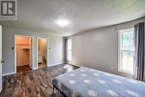 7 Agnes Street, Oro-Medonte, ON - Indoor Photo Showing Bedroom