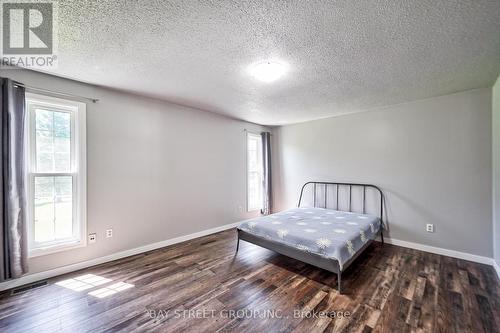 7 Agnes Street, Oro-Medonte, ON - Indoor Photo Showing Bedroom