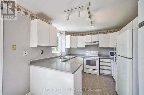 7 Agnes Street, Oro-Medonte, ON - Indoor Photo Showing Kitchen