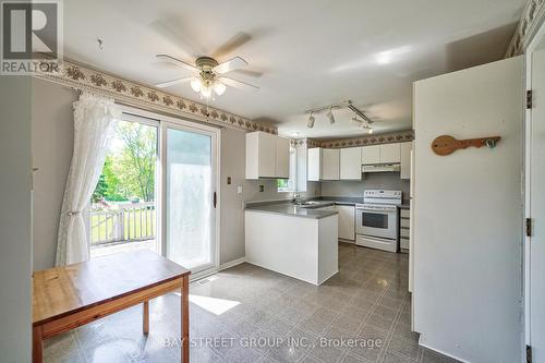 7 Agnes Street, Oro-Medonte, ON - Indoor Photo Showing Kitchen With Double Sink