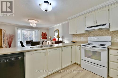 26 Doris Drive, Barrie, ON - Indoor Photo Showing Kitchen With Double Sink