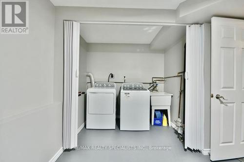 26 Doris Drive, Barrie, ON - Indoor Photo Showing Laundry Room