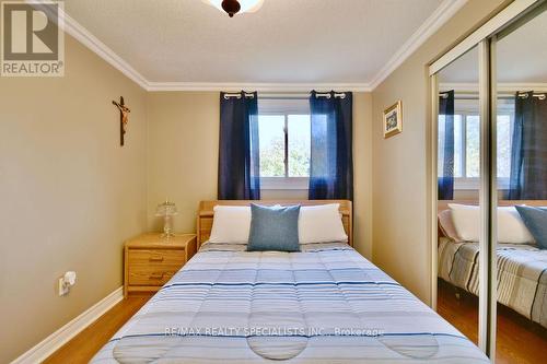 26 Doris Drive, Barrie, ON - Indoor Photo Showing Bedroom