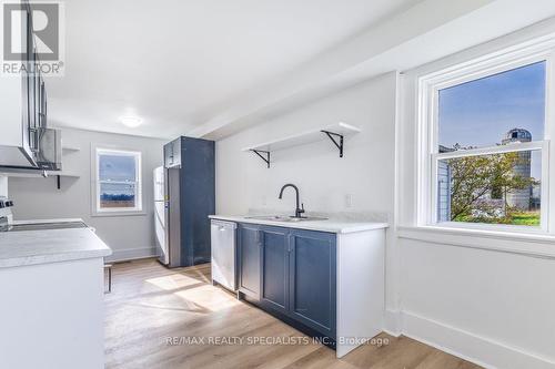 8714 Fifth Line, Halton Hills, ON - Indoor Photo Showing Kitchen