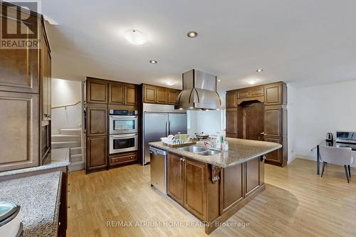 1242 Alexandra Avenue, Mississauga, ON - Indoor Photo Showing Kitchen With Double Sink With Upgraded Kitchen