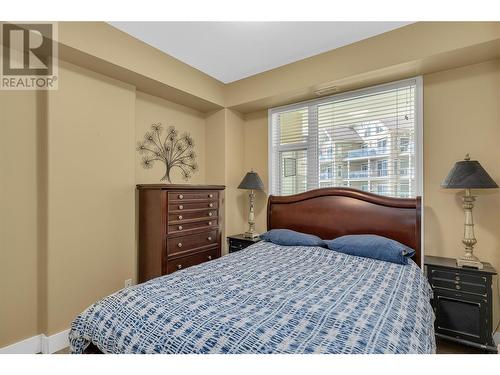 1128 Sunset Drive Unit# 407, Kelowna, BC - Indoor Photo Showing Bedroom