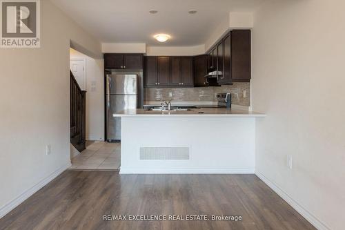 527 Fir Court, Milton, ON - Indoor Photo Showing Kitchen