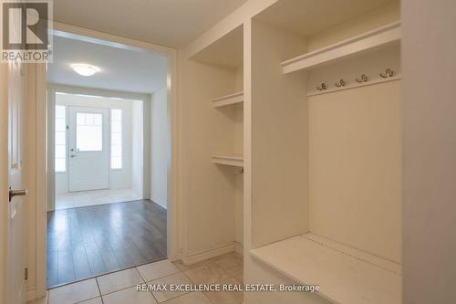 527 Fir Court, Milton, ON - Indoor Photo Showing Other Room