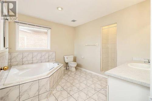 3247 Bloomfield Drive, Mississauga, ON - Indoor Photo Showing Bathroom