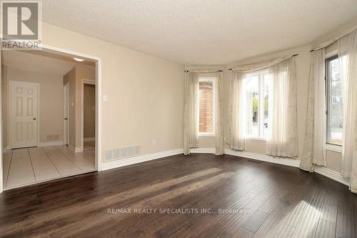 3247 Bloomfield Drive, Mississauga, ON - Indoor Photo Showing Other Room