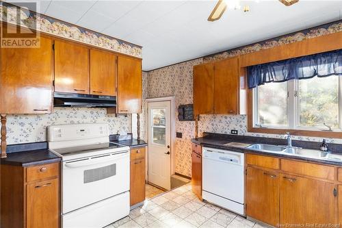 5448 Route 101, Central Blissville, NB - Indoor Photo Showing Kitchen With Double Sink