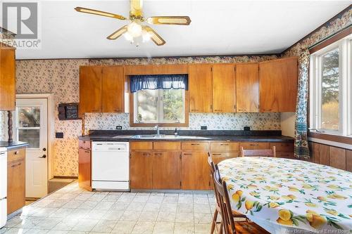 5448 Route 101, Central Blissville, NB - Indoor Photo Showing Kitchen