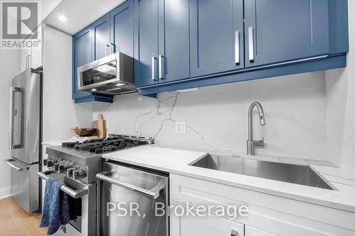 105 - 430 Roncesvalles Avenue, Toronto, ON - Indoor Photo Showing Kitchen