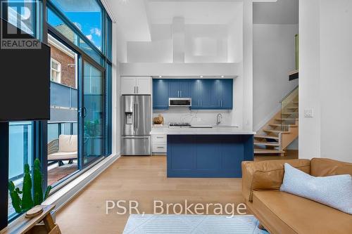 105 - 430 Roncesvalles Avenue, Toronto, ON - Indoor Photo Showing Kitchen