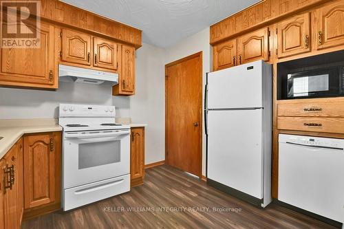 20397 Park Crescent, South Glengarry, ON - Indoor Photo Showing Kitchen