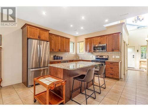 3350 Woodsdale Road Unit# 501, Lake Country, BC - Indoor Photo Showing Kitchen