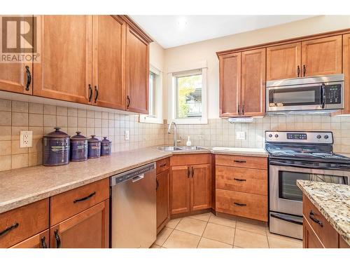 3350 Woodsdale Road Unit# 501, Lake Country, BC - Indoor Photo Showing Kitchen With Double Sink