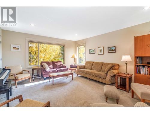 3350 Woodsdale Road Unit# 501, Lake Country, BC - Indoor Photo Showing Living Room