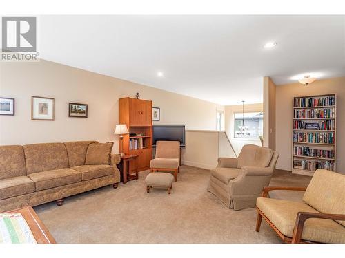 3350 Woodsdale Road Unit# 501, Lake Country, BC - Indoor Photo Showing Living Room