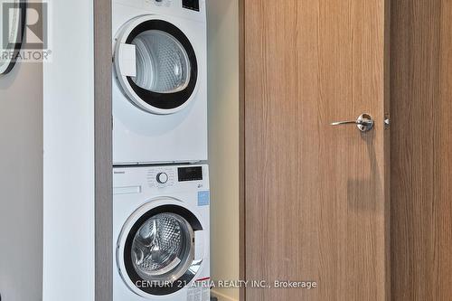 3715 - 19 Bathurst Street, Toronto, ON - Indoor Photo Showing Laundry Room