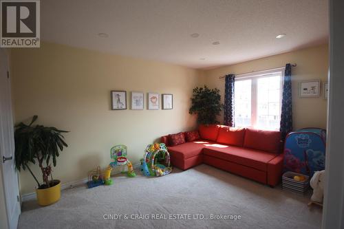 2084 Prestonvale Road, Clarington, ON - Indoor Photo Showing Living Room