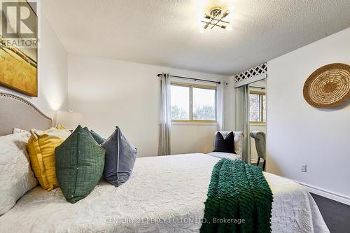 472 Sheppard Avenue, Pickering, ON - Indoor Photo Showing Bedroom