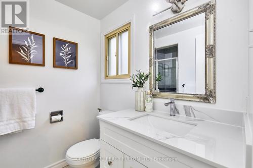 472 Sheppard Avenue, Pickering, ON - Indoor Photo Showing Bathroom