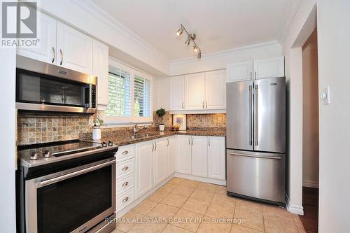 30 - 30 Ashglen Way, Markham, ON - Indoor Photo Showing Kitchen