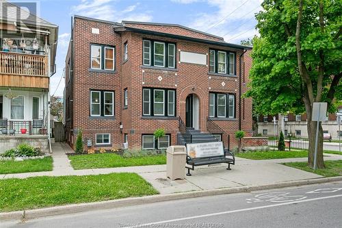 1094 Lincoln Road, Windsor, ON - Outdoor With Facade