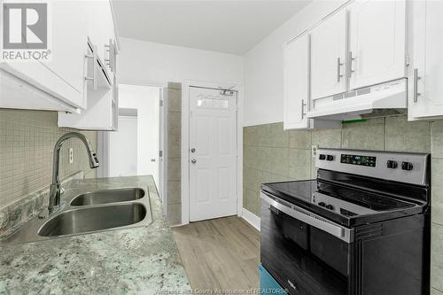 1094 Lincoln Road, Windsor, ON - Indoor Photo Showing Kitchen With Double Sink