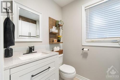 618 Emerald Street, Rockland, ON - Indoor Photo Showing Bathroom