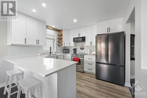 618 Emerald Street, Rockland, ON - Indoor Photo Showing Kitchen With Upgraded Kitchen