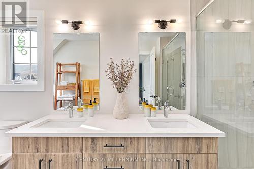 120 Sycamore Street, Blue Mountains, ON - Indoor Photo Showing Bathroom