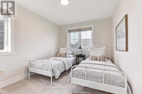 120 Sycamore Street, Blue Mountains, ON - Indoor Photo Showing Bedroom