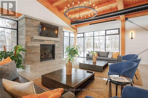 120 Sycamore Street, Blue Mountains, ON - Indoor Photo Showing Living Room With Fireplace