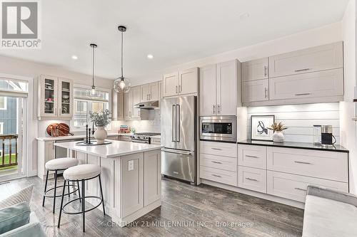 120 Sycamore Street, Blue Mountains, ON - Indoor Photo Showing Kitchen With Upgraded Kitchen