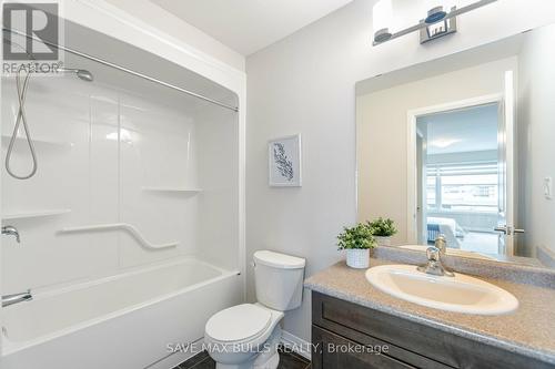 7381 Matteo Drive, Niagara Falls, ON - Indoor Photo Showing Bathroom