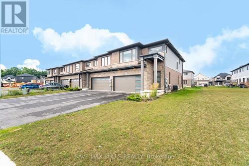 7381 Matteo Drive, Niagara Falls, ON - Outdoor