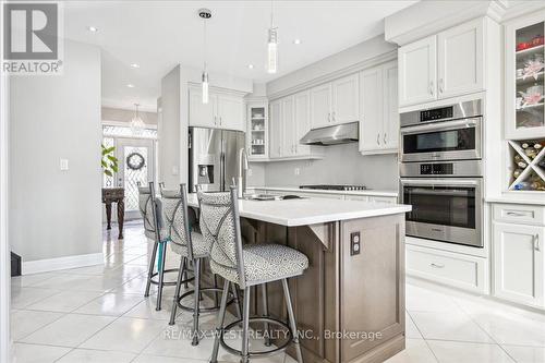 137 Stillwater Crescent, Hamilton, ON - Indoor Photo Showing Kitchen With Upgraded Kitchen