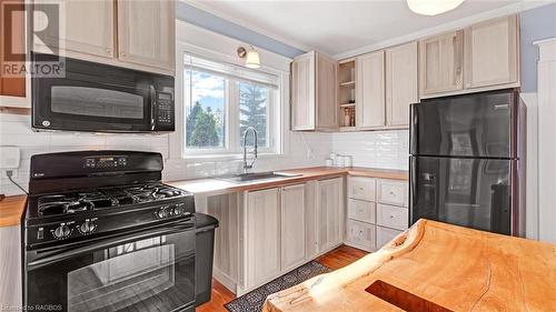 56 Bridge Street, Meaford, ON - Indoor Photo Showing Kitchen