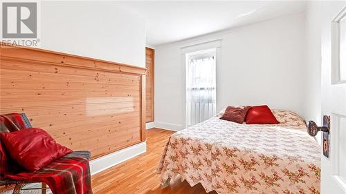 56 Bridge Street, Meaford, ON - Indoor Photo Showing Bedroom