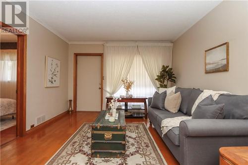 448 Albinson Street, Sudbury, ON - Indoor Photo Showing Living Room