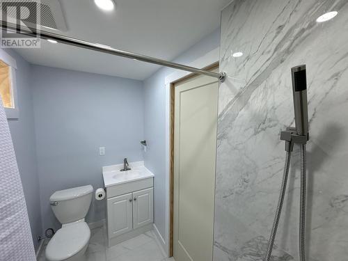 1909 2Nd Street S, Cranbrook, BC - Indoor Photo Showing Bathroom