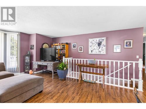 222 Biggar Road, Kelowna, BC - Indoor